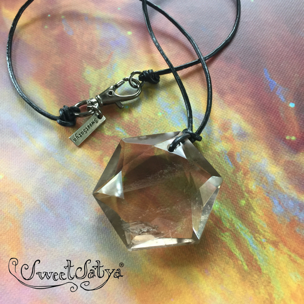 Hexagonal Crystal Pendant Jewelry - SweetSatya 